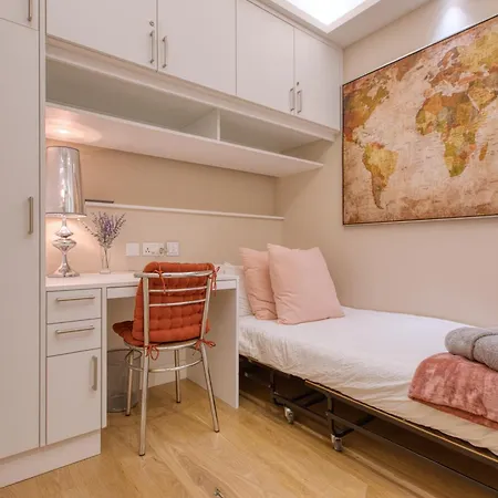 Apartment The Golden Mile Luxury Seafront In Sliema