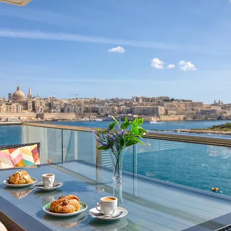 The Golden Mile Luxury Seafront In Apartment *