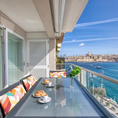 The Golden Mile Luxury Seafront In Lejlighed *