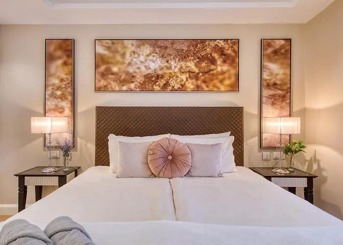 The Golden Mile Luxury Seafront In Lejlighed