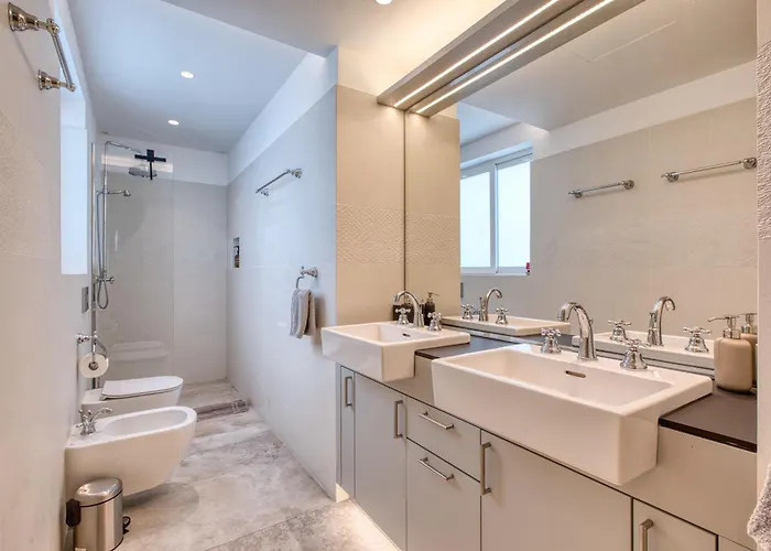 The Golden Mile Luxury Seafront In Lejlighed