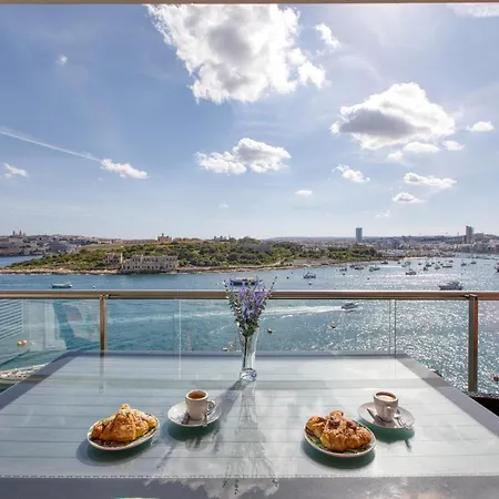 The Golden Mile Luxury Seafront In Apartament