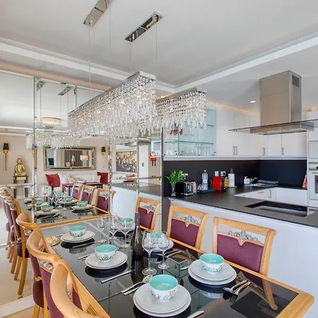 Apartament The Golden Mile Luxury Seafront In *