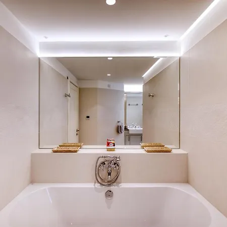 The Golden Mile Luxury Seafront In Apartament Sliema