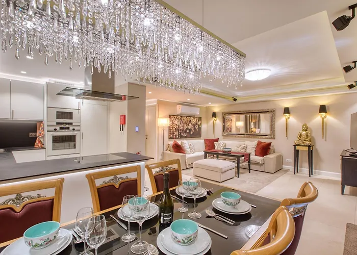 Apartament The Golden Mile Luxury Seafront In *