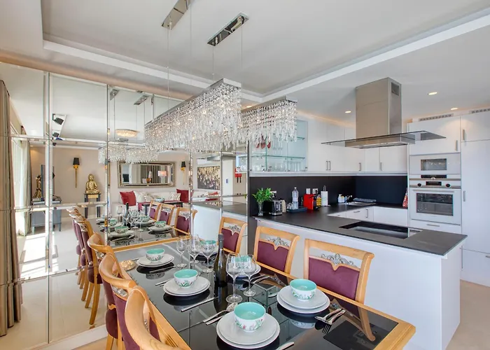 Apartament The Golden Mile Luxury Seafront In *