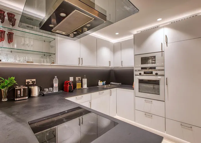 Apartament The Golden Mile Luxury Seafront In