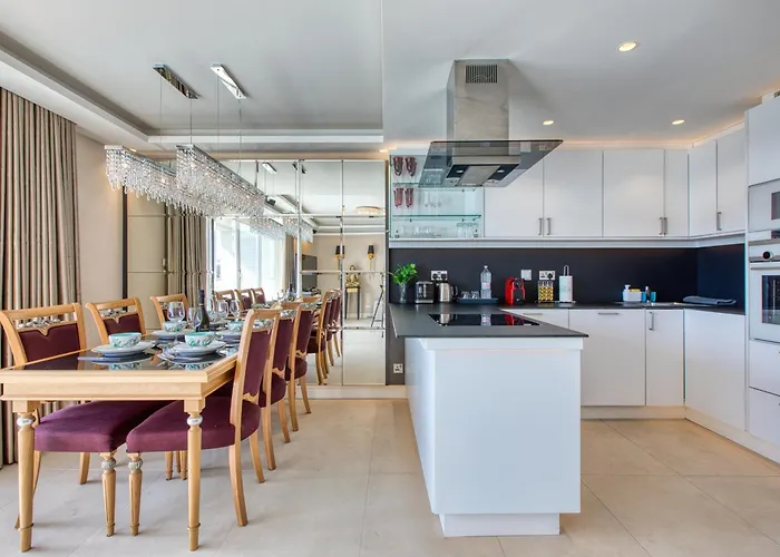 The Golden Mile Luxury Seafront In Apartament Sliema